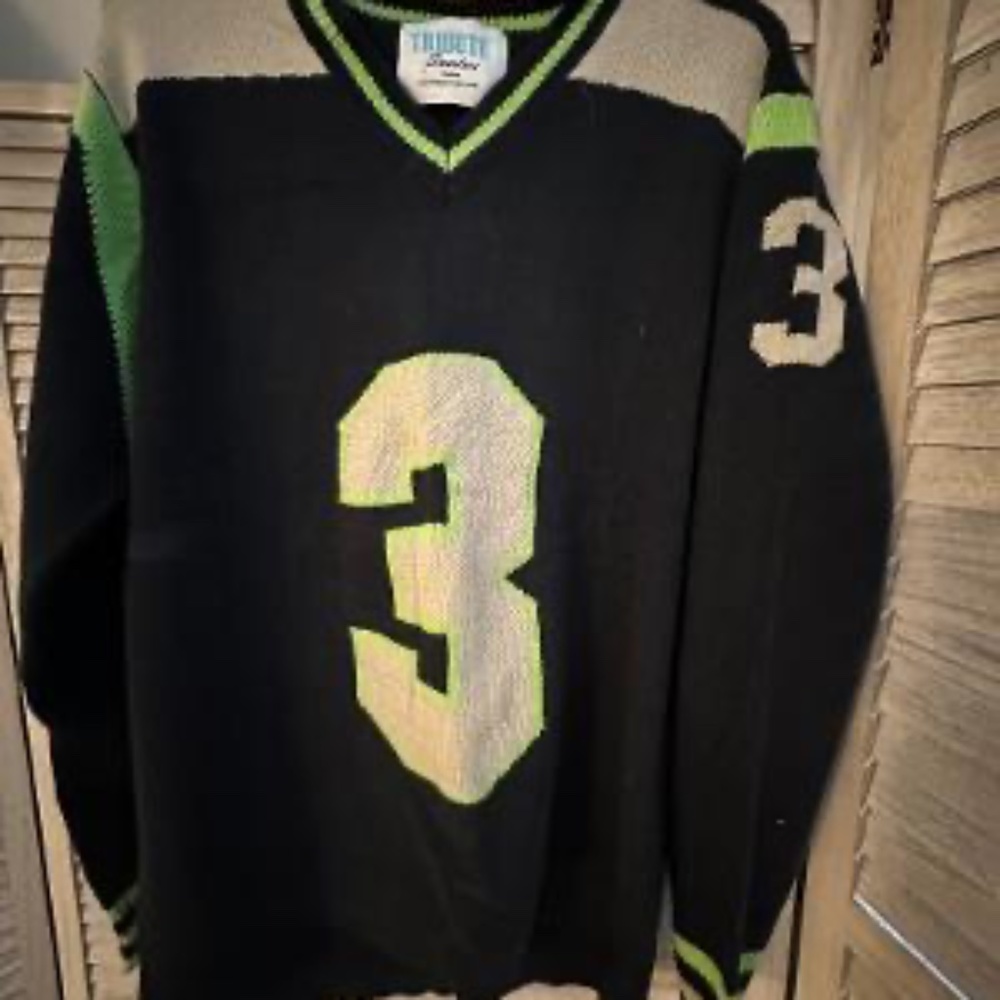 Seahawks, Russel Wilson Super Bowl Tribute Sweater, Medium